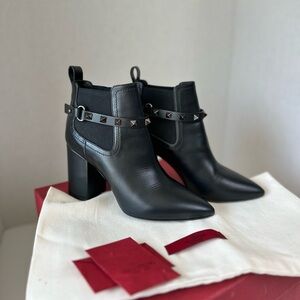 Valentino Garavani Rockstud Black Chelsea Ankle Booties EU36